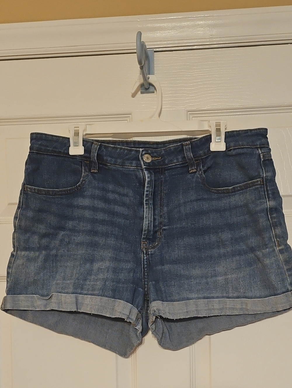 Old Navy High Rise WOW Medium Blue Rolled-Hem Denim Shorts